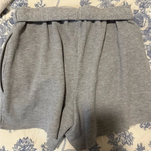Boys Lie Sweat shorts Size Small! - Picture 4 of 7